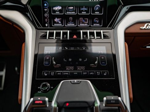 Used 2024 Lamborghini Urus S image 20