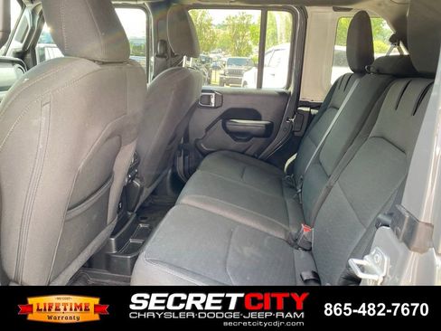 Used 2023 Jeep Wrangler Unlimited w/ Sun & Screen Package AWD/4WD image 10