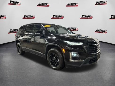 Used 2023 Chevrolet Traverse LT w/ Midnight/Sport Edition image 3