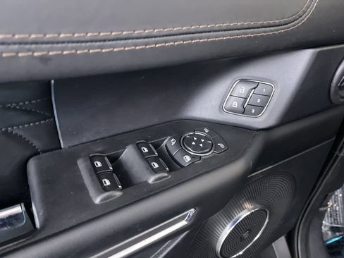 Used 2021 Ford Expedition Platinum image 11