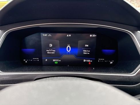 Used 2022 Volkswagen Tiguan SE image 15