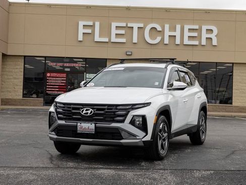 Certified 2025 Hyundai Tucson SEL AWD/4WD image 1