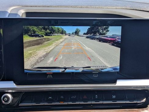 Used 2025 GMC Sierra 1500 SLT AWD/4WD image 29