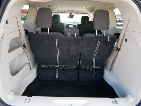 Used 2024 Chrysler Voyager LX FWD image 18