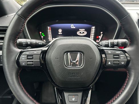 Certified 2025 Honda Pilot Black Edition image 24