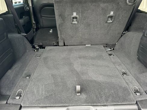 Used 2022 Jeep Wrangler Unlimited Willys image 15