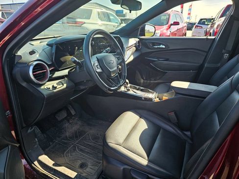 Used 2024 Chevrolet Trax RS w/ Sunroof Package FWD image 11