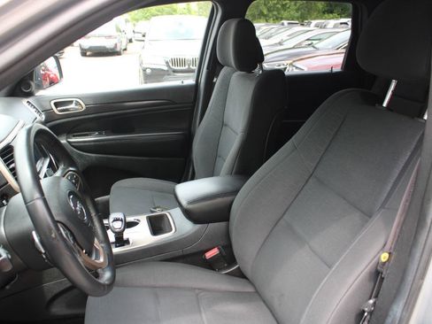 Used 2014 Jeep Grand Cherokee Laredo w/ 18" Wheel & 8.4" Radio Group AWD/4WD image 16