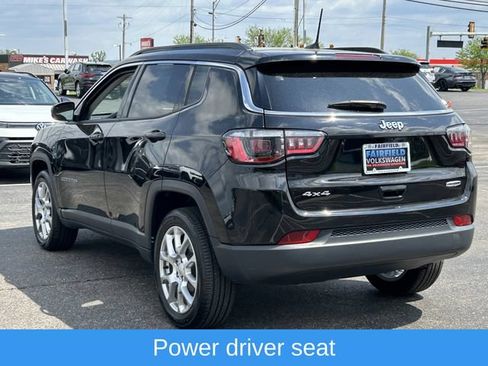Used 2022 Jeep Compass Latitude w/ Sun and Sound Group AWD/4WD image 5