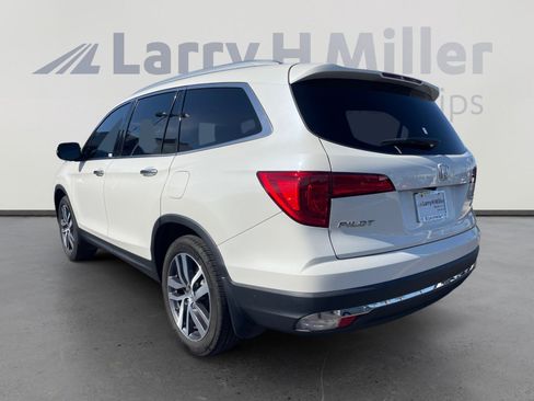 Used 2018 Honda Pilot Touring image 3