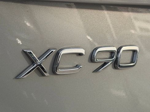 Used 2024 Volvo XC90 B5 Plus w/ Protection Package image 21