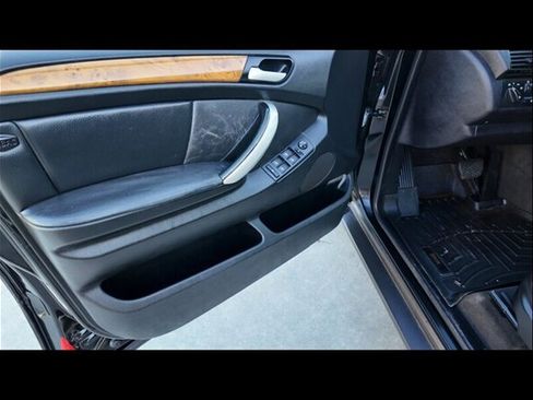 Used 2003 BMW X5 3.0i image 4