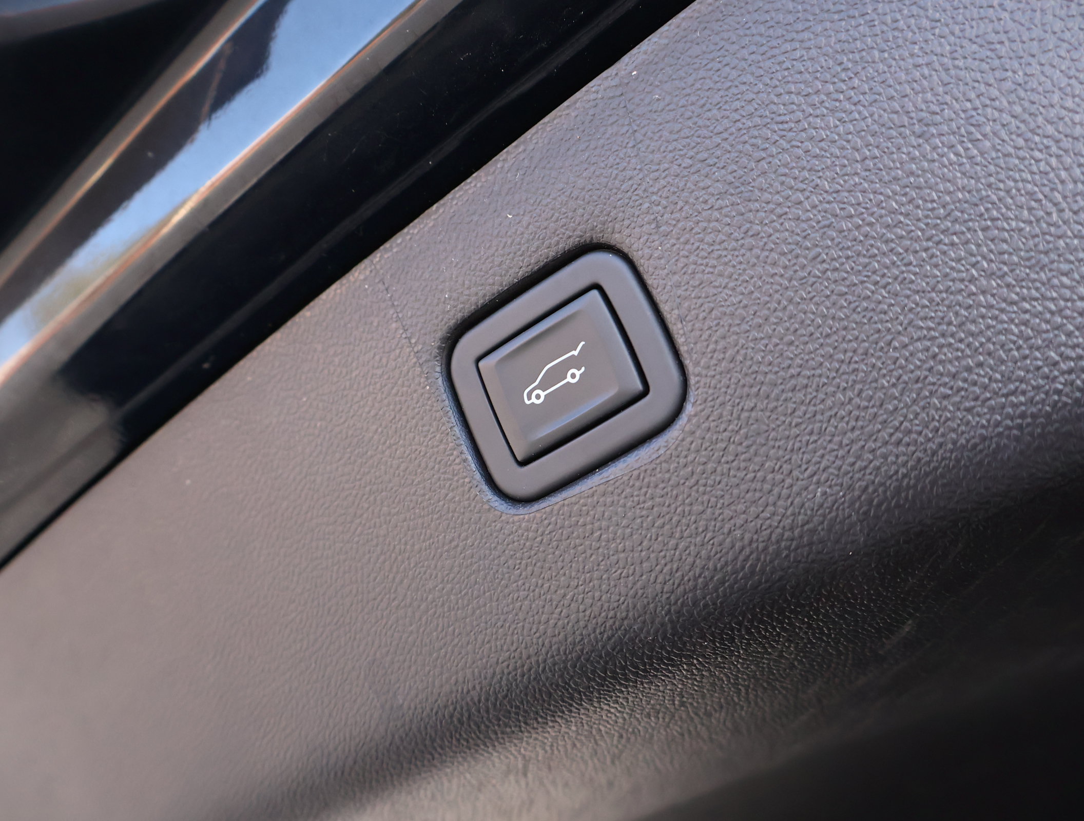 Used 2024 Chevrolet Blazer LT w/ Convenience Package FWD image 23