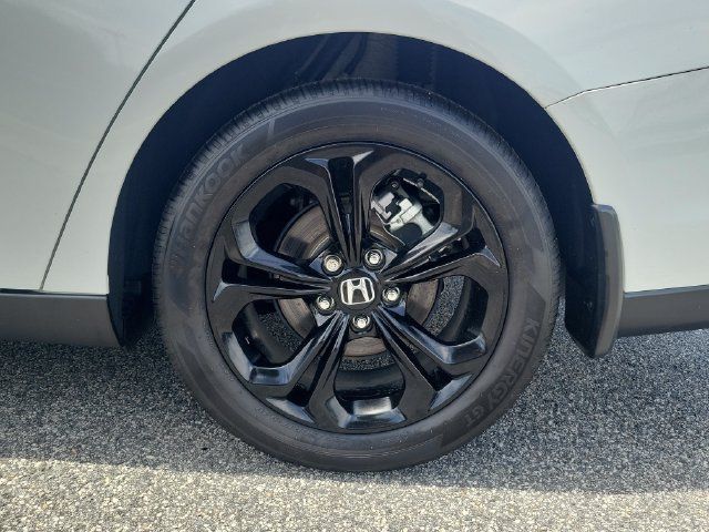 Certified 2025 Honda Accord SE image 7