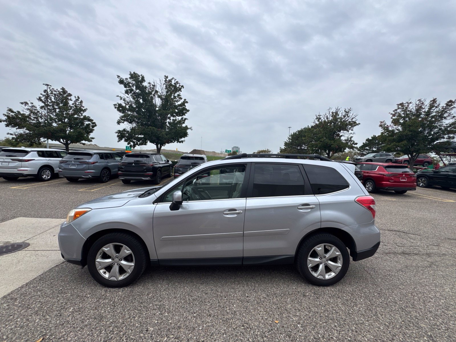 Used 2014 Subaru Forester 2.5i Limited AWD/4WD image 2