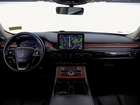 Used 2023 Lincoln Aviator Reserve w/ Equipment Group 201A image 14