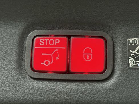 New 2026 Mercedes-Benz Maybach GLS 600 Maybach GLS 600 image 13