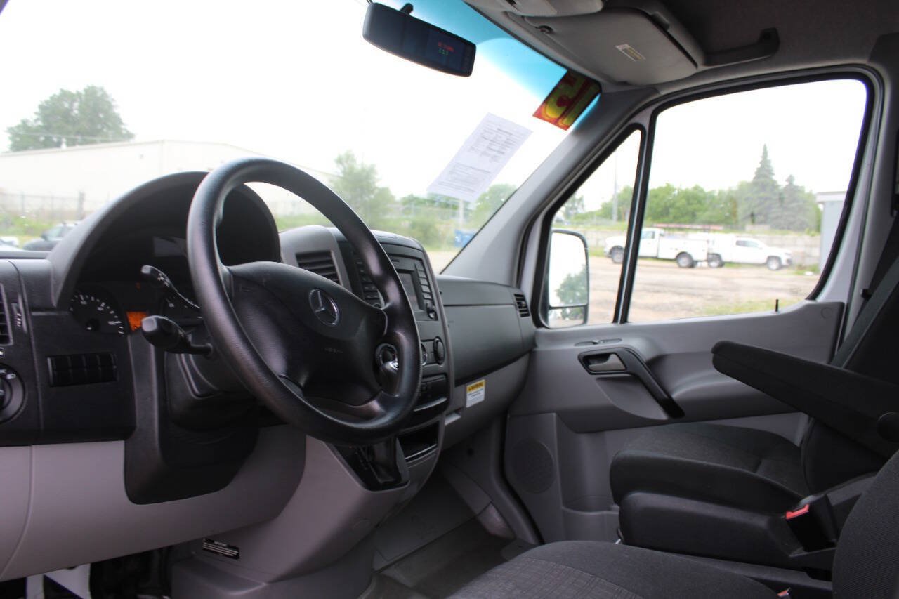 Used 2015 Mercedes-Benz Sprinter 2500 image 16