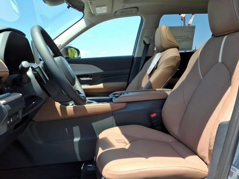 New 2026 Toyota Grand Highlander AWD image 12