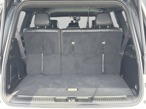 Used 2024 Jeep Wagoneer Series II w/ Flexible Seating Group RWD image 8