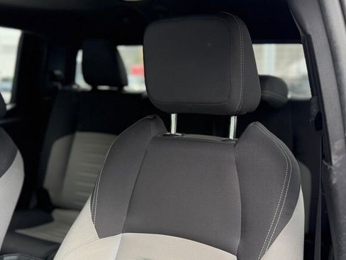 Used 2024 Toyota Tacoma TRD Off-Road image 6