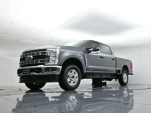 New 2026 Ford F250 XLT w/ FX4 Off-Road Package image 44