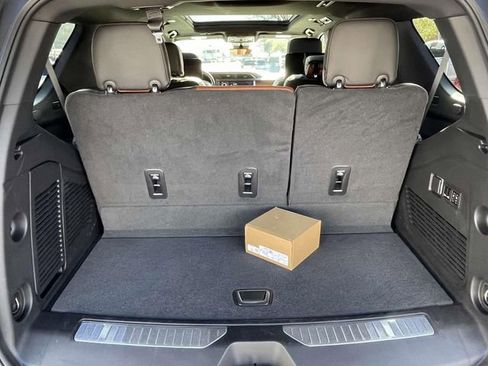 Certified 2023 GMC Yukon Denali Ultimate image 11