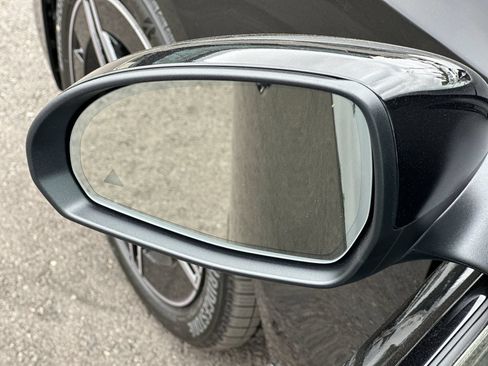 Used 2025 Mercedes-Benz C 300 4MATIC Sedan image 9