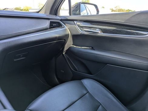 Used 2020 Cadillac XT5 Premium Luxury image 19