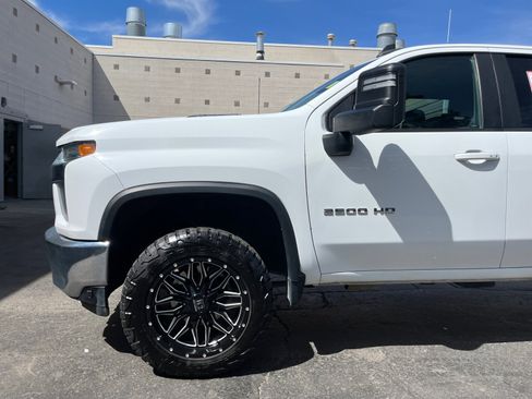 Used 2022 Chevrolet Silverado 2500 LT w/ Convenience Package image 9