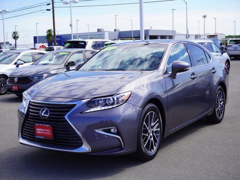 Used 2017 Lexus ES 350 w/ Navigation System Package FWD image 5