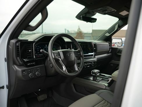 Used 2026 Chevrolet Silverado 1500 ZR2 w/ Dark Appearance Package AWD/4WD image 24