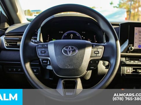 Used 2025 Toyota Camry LE image 23