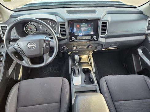 Used 2024 Nissan Frontier SV image 13