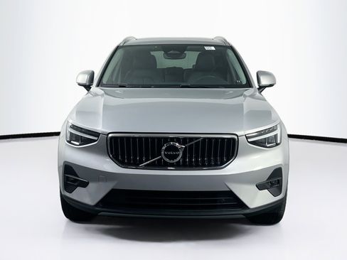 Used 2023 Volvo XC40 B5 Plus w/ Protection Package Premier image 2