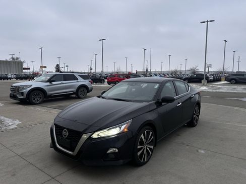 Used 2020 Nissan Altima 2.5 Platinum image 4