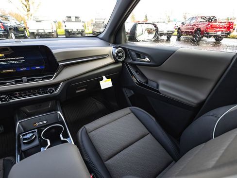 New 2026 Chevrolet Equinox LT w/ Convenience Package II image 24