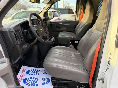 Used 2014 Chevrolet Express 2500 RWD image 17