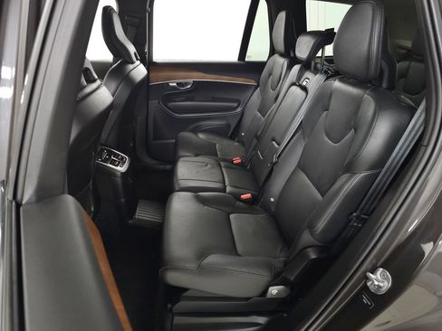 Certified 2024 Volvo XC90 T8 Plus w/ Protection Package Premier AWD/4WD image 38