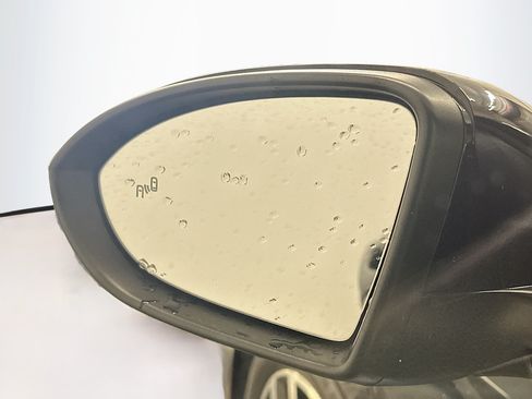 Used 2025 Volkswagen Jetta SE FWD image 16