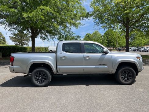 Used 2023 Toyota Tacoma SR5 w/ Technology Package AWD/4WD image 5