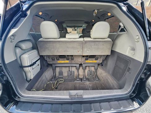 Used 2014 Toyota Sienna XLE FWD image 84