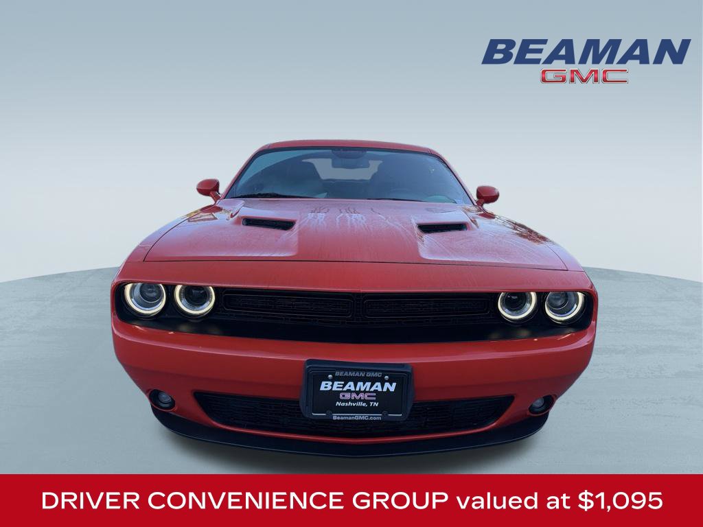 Used 2019 Dodge Challenger SXT w/ Driver Convenience Group RWD image 2
