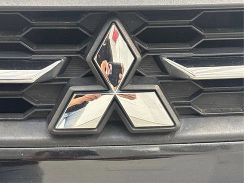 Used 2018 Mitsubishi Outlander Sport SE AWD/4WD image 33