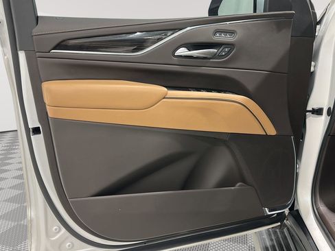 Used 2024 Cadillac Escalade ESV Premium Luxury w/ Performance Package AWD/4WD image 21