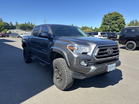 Used 2023 Toyota Tacoma SR5 AWD/4WD image 6