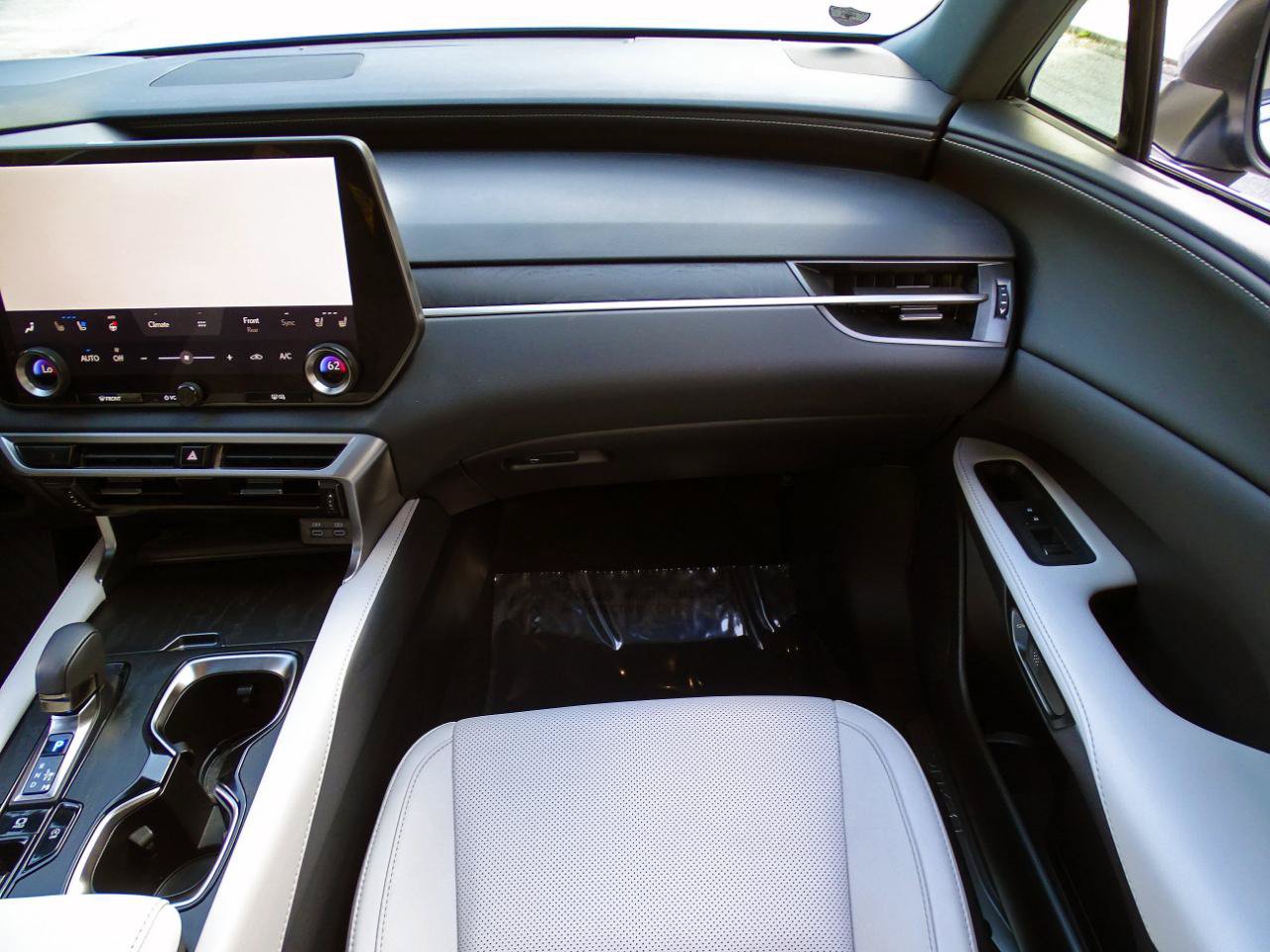 Used 2024 Lexus RX 350 Premium w/ Accessory Package (Z1) FWD image 39