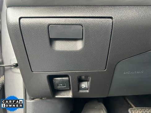 Used 2021 Toyota Highlander XLE AWD/4WD image 26