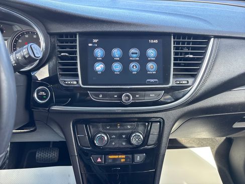 Used 2020 Buick Encore Preferred image 28