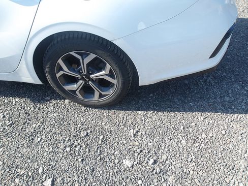 Used 2019 Kia Forte LXS FWD image 3
